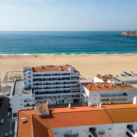 T2 Dina'S Place Nazare Exterior photo