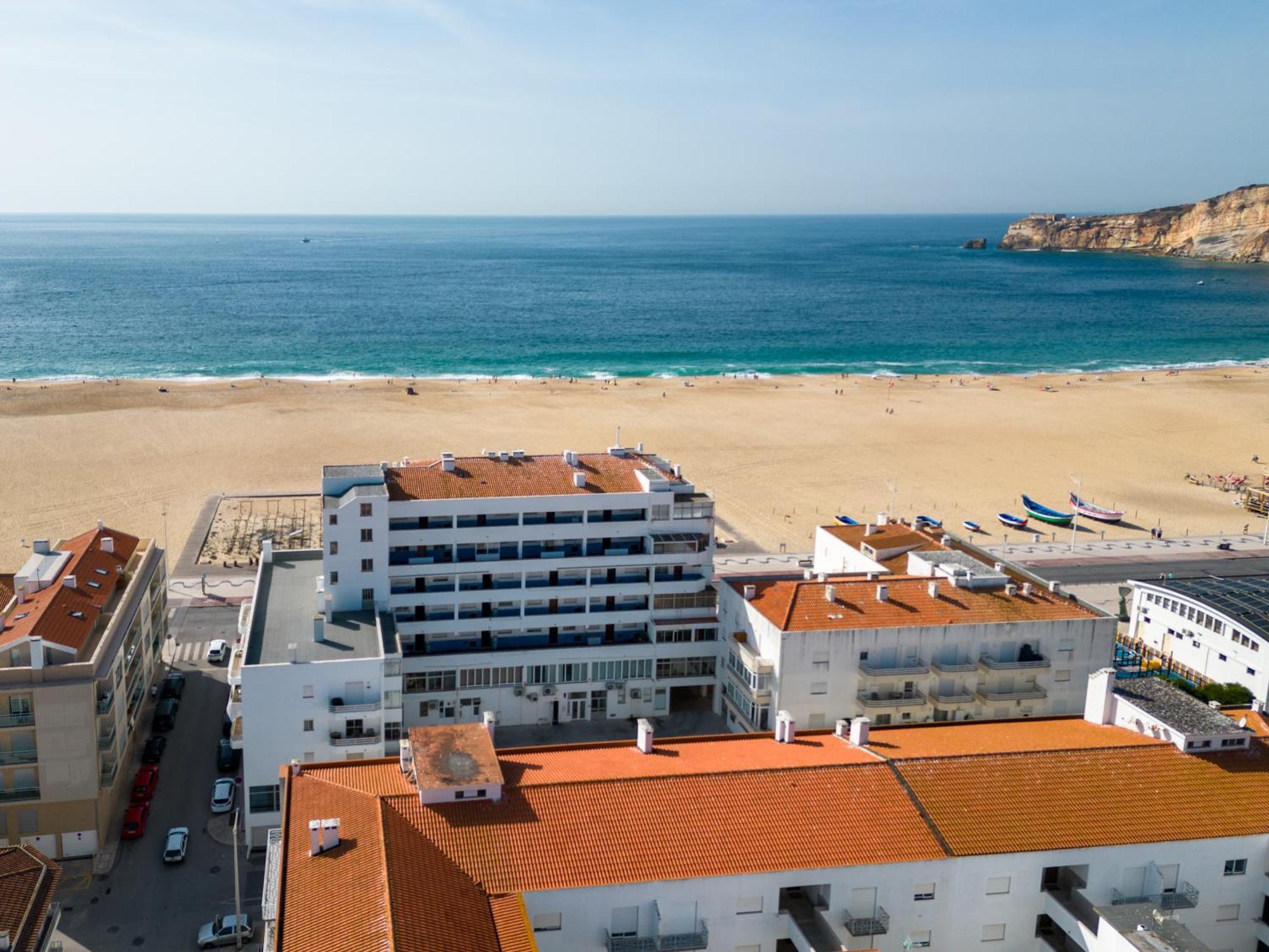 Apartment T2 Dina's Place Nazare